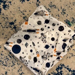 Baby swaddle